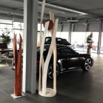 Skulpter, Stele aus Holz, Spirale des Lebens, Porschezentrum Schwarzwald Baar
